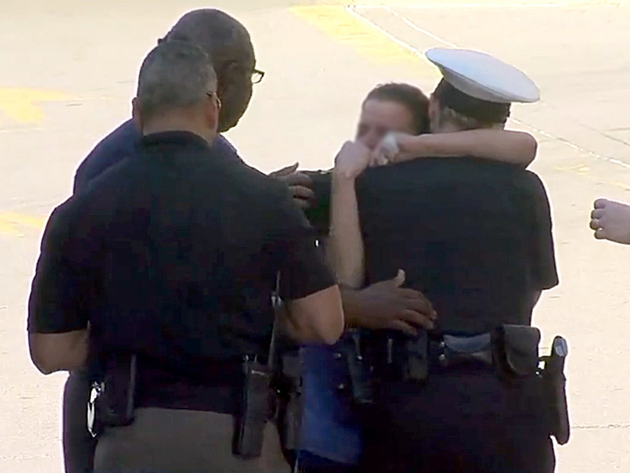 Three dead, shooter dead in 'horrific' shooting at Fifth Third Bank